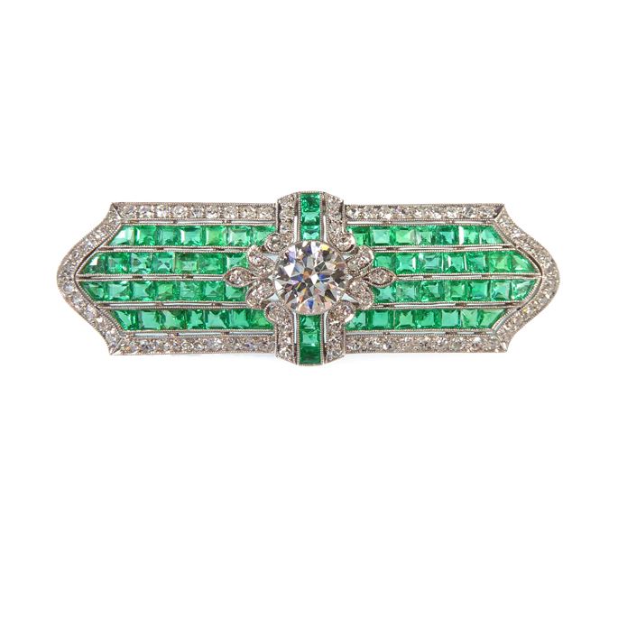  Caldwell - Emerald and diamond brooch | MasterArt